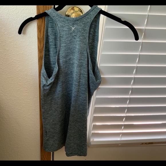 Old Navy Activewear Fitted Racerback Tank - Picture 3 of 3